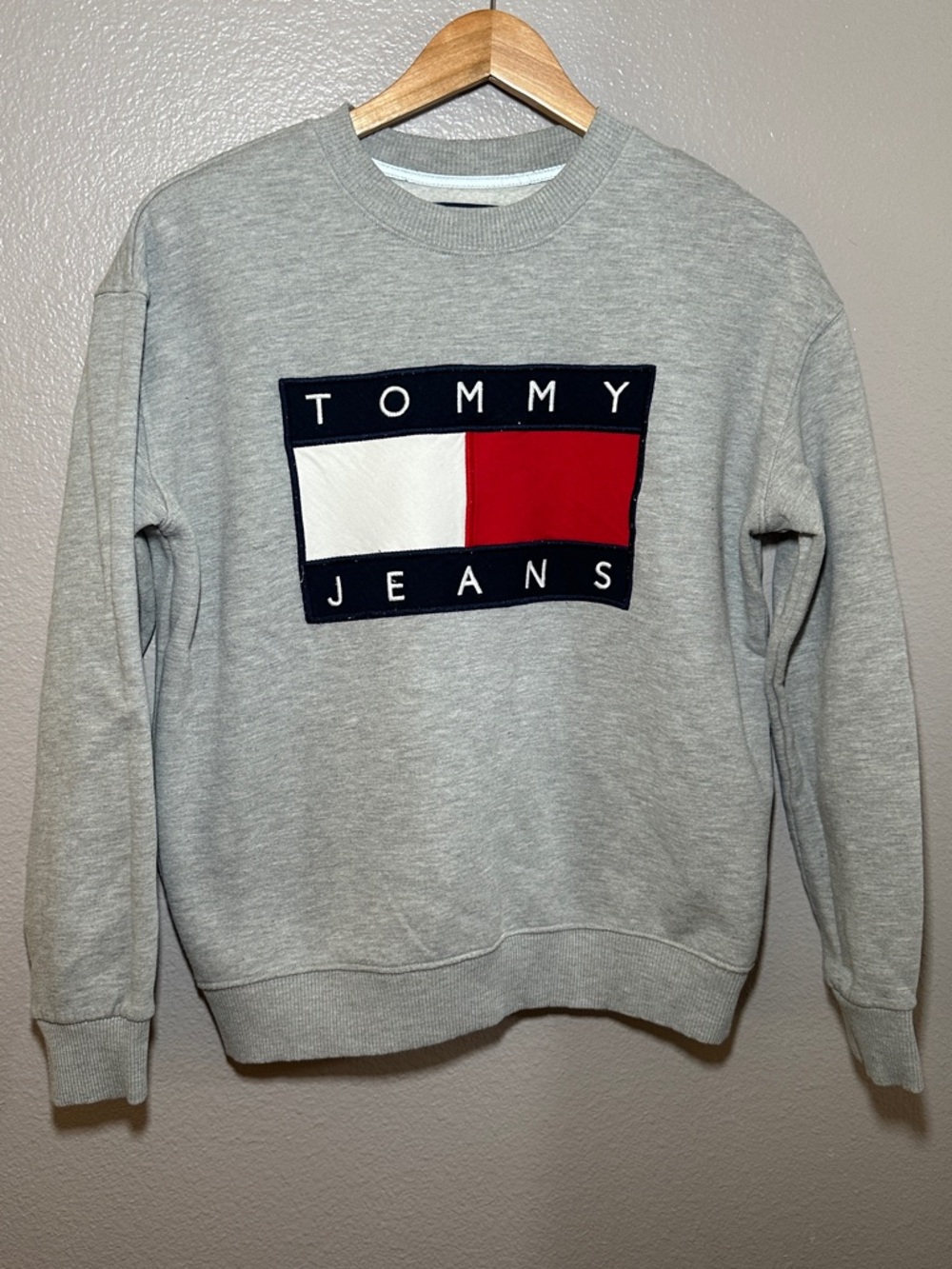 Tommy Hilfiger Light Gray Crewneck Sweatshirt with Logo Patch